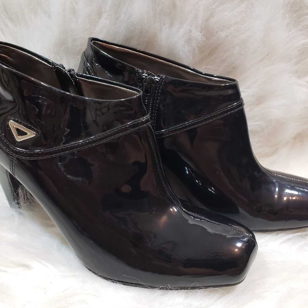 Fioni Black High Heel Booties